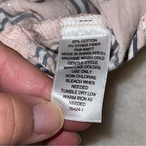 St. John’s Bay Button Down Shirt - Picture 7 of 9